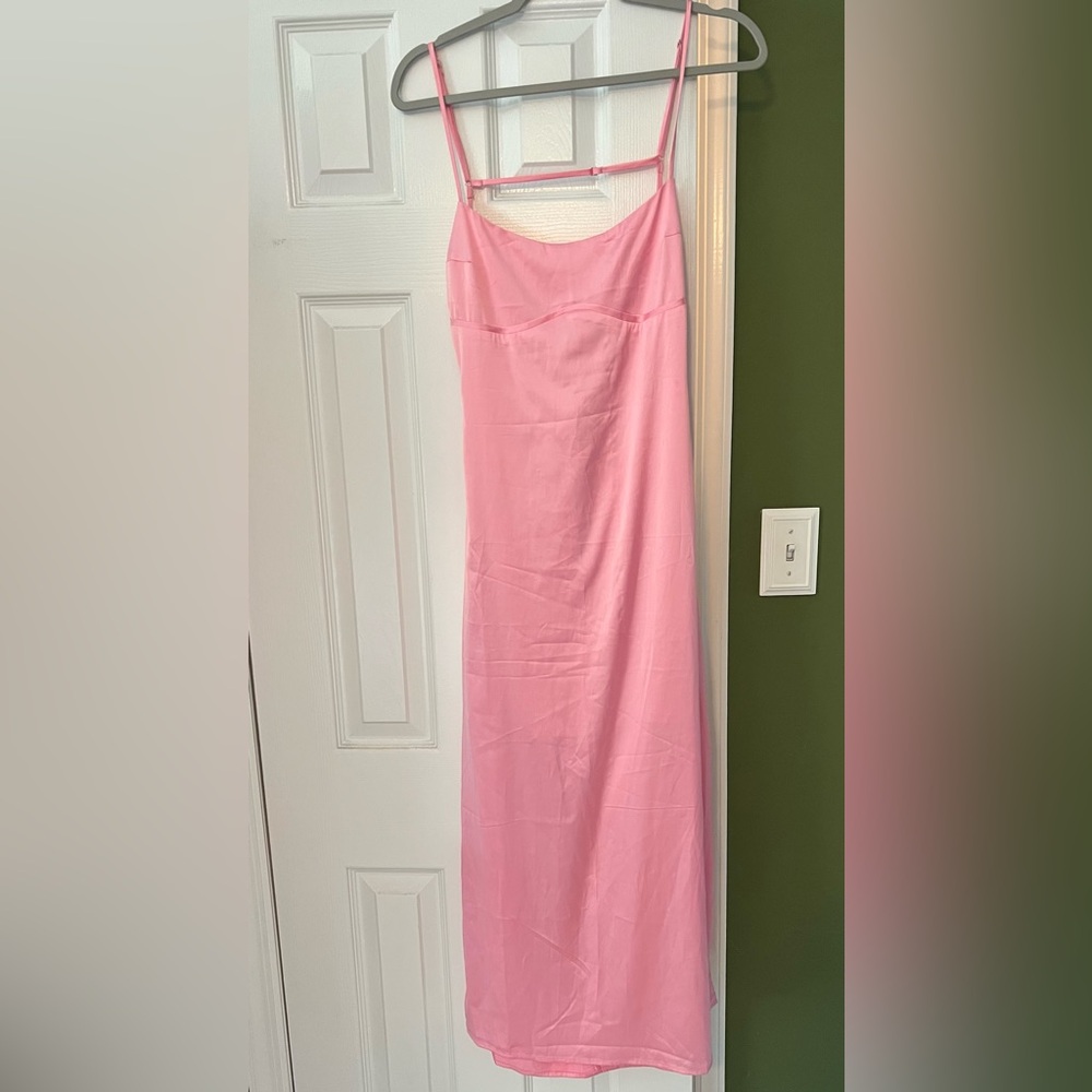 Vestique Pink Satin Midi Dress